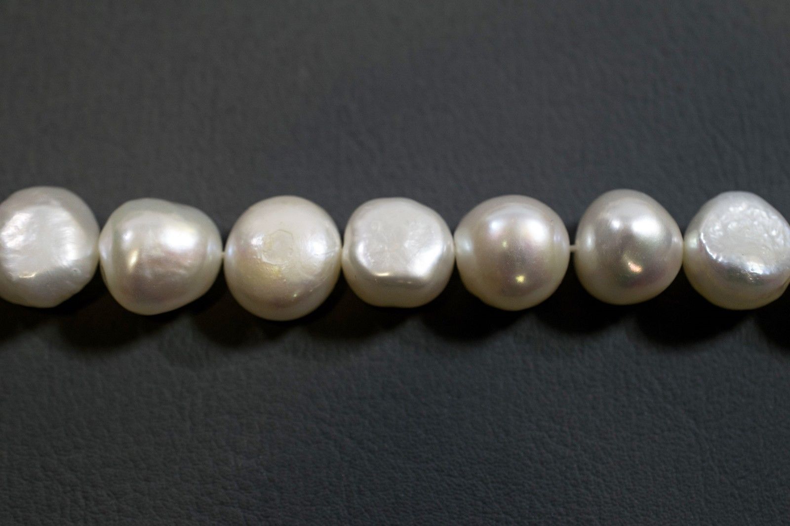 Potatoperlen Strang Weiß mit hohem Lüster in 12-13 mm